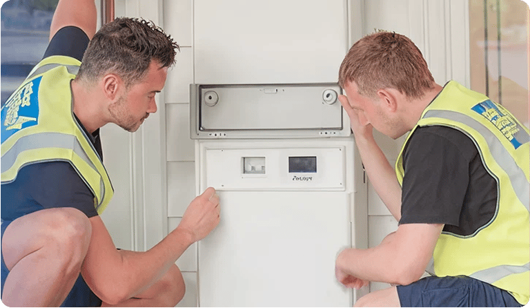 AC vs DC Solar Battery: What's the Difference & Which One's Right for You?